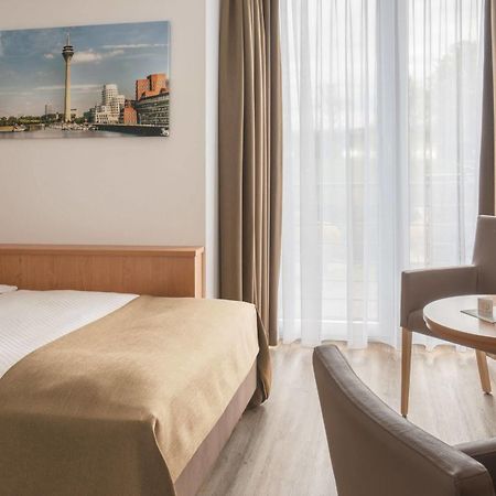 Hotel Chrisma Дюссельдорф Екстер'єр фото